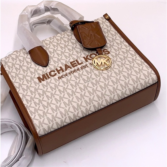 Michael Kors Mirella Small Shopper Top Zip Crossbody Bag Vanilla Logo MK
NWT - Picture 15 of 16